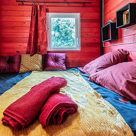 La Pangee Roulottes Hebergements Insolites Lansac (Gironde)