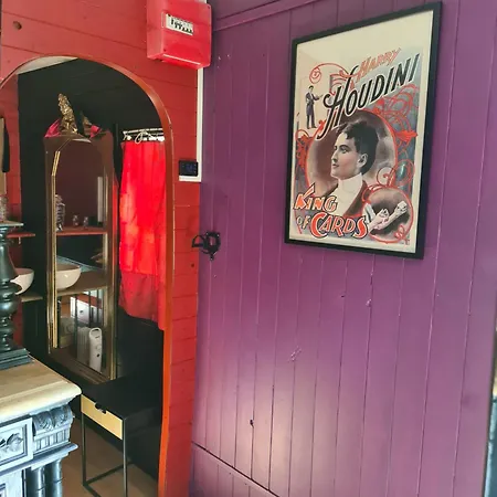 La Pangee Roulottes Hebergements Insolites Κάμπινγκ