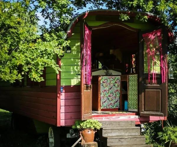 La Pangee Roulottes Hebergements Insolites Lansac