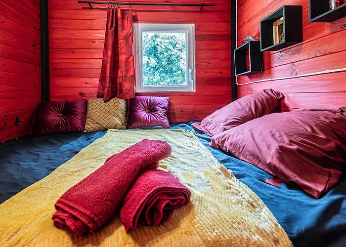 La Pangee Roulottes Hebergements Insolites Lansac (Gironde)